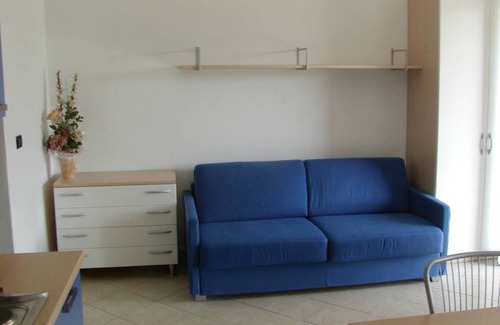 Casanova Lerrone Apartment | Agriturismo Borgo Ameno Three-room Apt 6 Pax