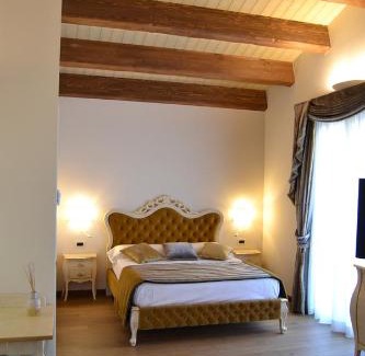 Mozzagrogna House | Agriturismo De Luca