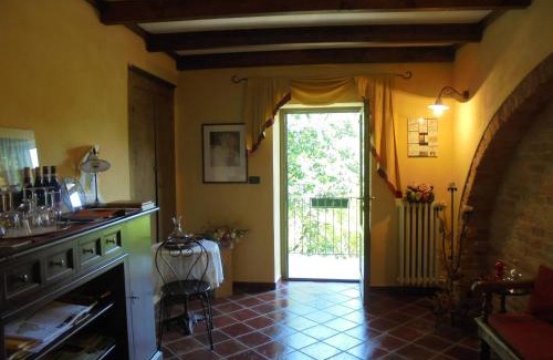 Barolo House | Agriturismo La Terrazza sul Bosco