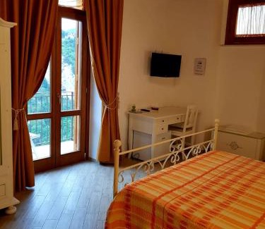 San Lazzaro House | Agriturismo Orrido di Pino