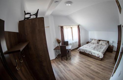 Remetea House | AGROPENSIUNEA LUK