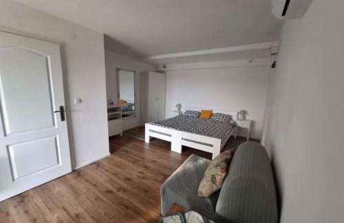 Velika Pisanica Bed & Breakfast | Agroturizam Na Malenom brijegu TRATINČICA