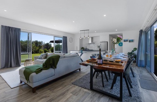 Ahipara House | Ahipara Hideaway - Kaitaia Holiday Home