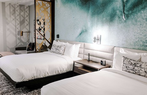 St. Paul Square Hotel | Aiden San Antonio Riverwalk