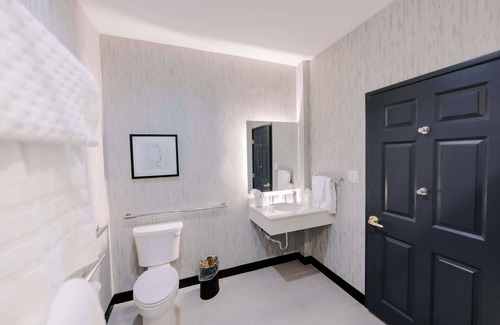 St. Paul Square Hotel | Aiden San Antonio Riverwalk