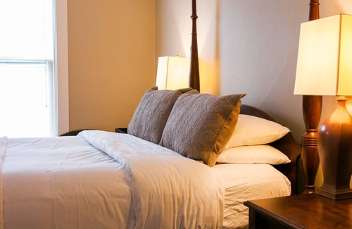 Fish Creek Hotel | AIM Whistlingswan inn and restaurant