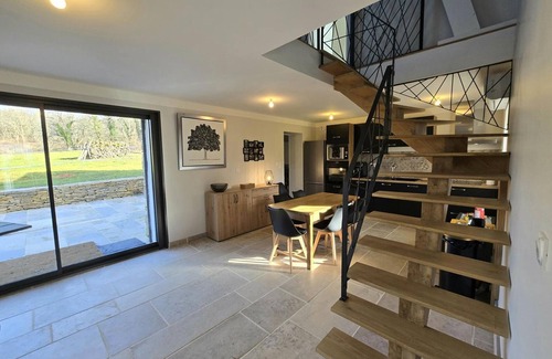 Coteaux Perigourdins Cottage | Air-conditioned house with private pool, wifi and parking, pets welcome