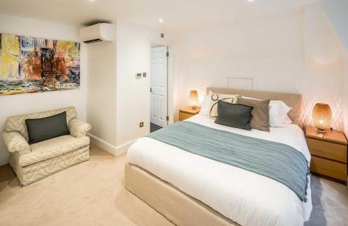 Campden Villa | -Air Con- 3BD Mews House - Kensington Palace!