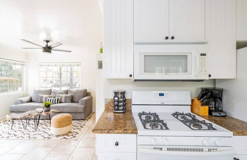 Crown Point House | Air Concierge Pacific Beach Breezy Cottages #1