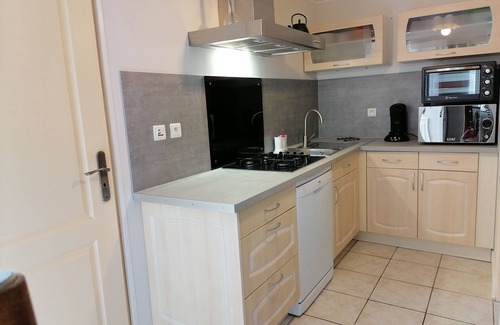 Gallargues-le-Montueux House | Air-conditioned cottage ideally located in the charming village of Gallargues.