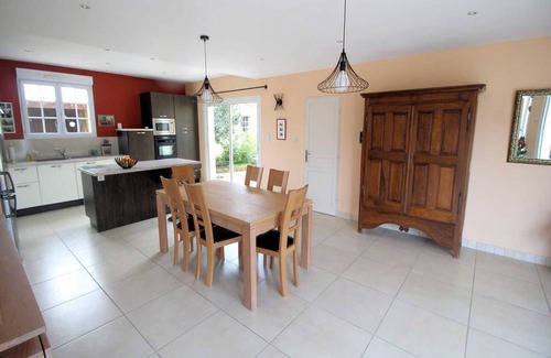 Cavillargues House | Air-conditioned farmhouse located between Provence and Ardèche, swimming pool, table tennis, pets allowed (1).