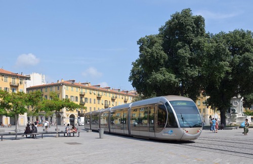 Quartier du Port Apartment | Air-conditioned family apartment Nice port between sea and city center