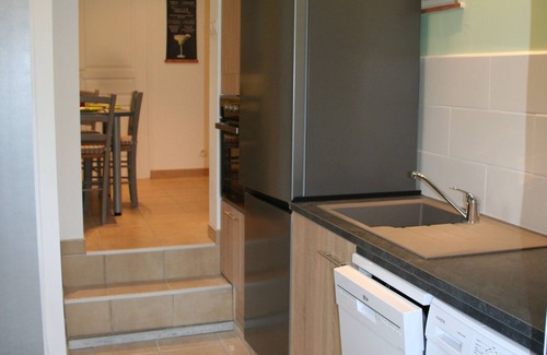 Grezet-Cavagnan Cottage | Air-conditioned gîte with access to the owners' swimming pool