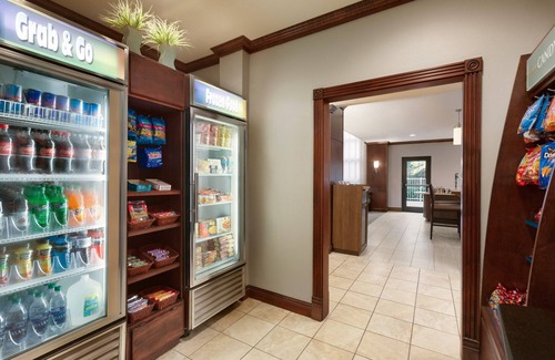 Tampa Condo | Air-Conditioned King Suite! 24h Business Center + Free Breakfast