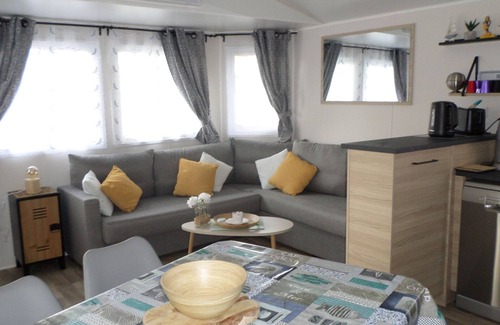Valras-Plage House | Air-conditioned mobile home, washing machine, dishwasher by the sea at Valras Plage