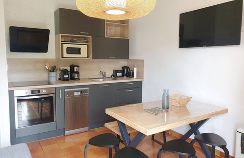 Sainte-Maxime House | Air-conditioned Provençal Mazet for 10 people
