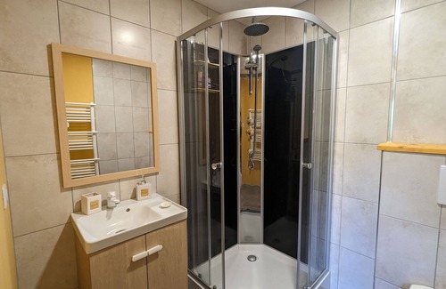 Rehaupal Bed & Breakfast | Air-conditioned room with private bathroom, garden access