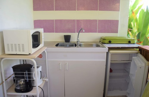 Malendure House | Air conditioned studio 3 minutes walk from the beach
