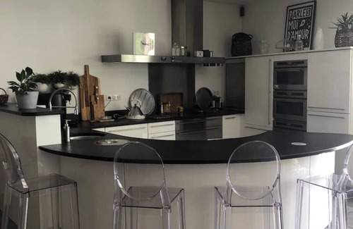 Arles House | Air-conditioned town house with heated swimming pool