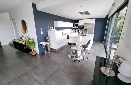 Combaillaux House | Air-conditioned villa with pool and breathtaking views