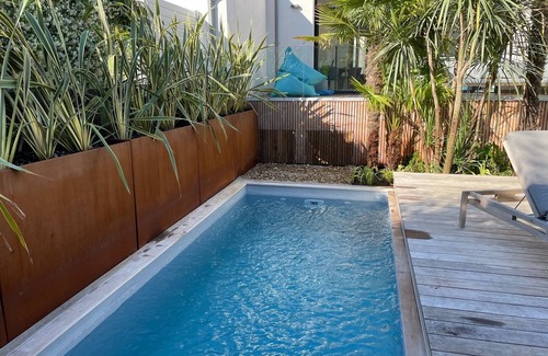 La Rochelle House | Air-conditioned villa with pool 5 minutes' walk from the old port and beach