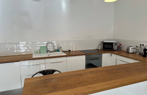 8th Arrondissement House | Air-conditioned villa 2 minutes from Pointe Rouge beach