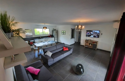 Lagorce House | Air-conditioned villa with private pool Vallon Pont D'Arc