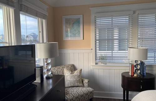 Bald Head Island Cottage | "Air" Cottage @ Bald Head Island - walking distance to ferry & restaurants