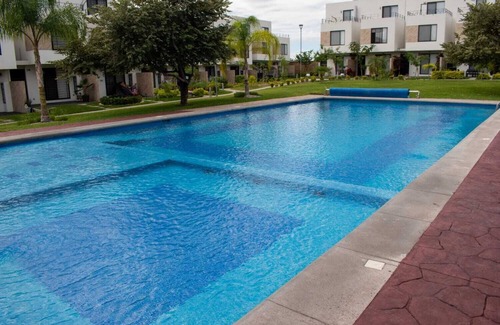 Xochitepec House | Aire, Alberca con Caldera, Parking, llegada Autónoma