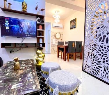 Malviya Nagar Apartment | Airport Bliss Apartment+Balcony & Netflix + Prime