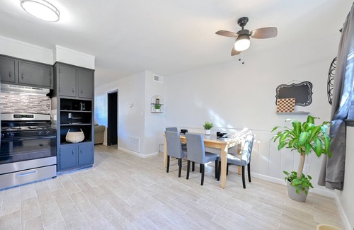 College Park Apartment | Airport Pick Up, Spoiling Apt With an Office, Super Private,
