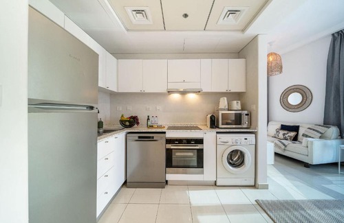 Dubai Marina Apartment | Airstay - Chic Studio - Marina View - Dubai Marina - Monthly Offer Available