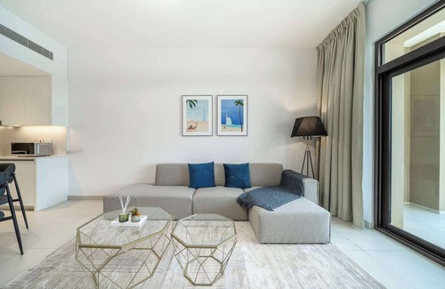 Umm Suqeim 3 Apartment | Airstay | Modern 1BR | Madinat Jumeirah