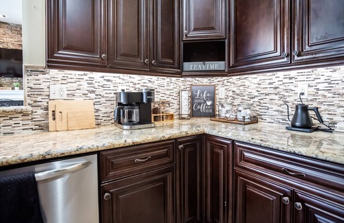 Shenandoah House | Airy Luxe+Sleeps 11+Pool+Game Room+Pool Table