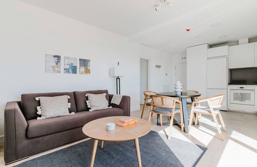 Palma-Palmilla Apartment | Airy Martiricos - La Roca 1BR w/Doorman, nr Stadium, by Blueground