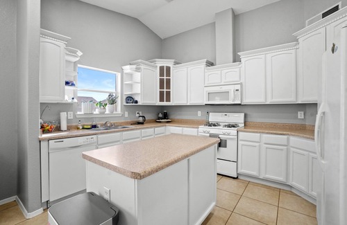 Biggs Field House | Airy, Open-Concept Home. Pet-Friendly!