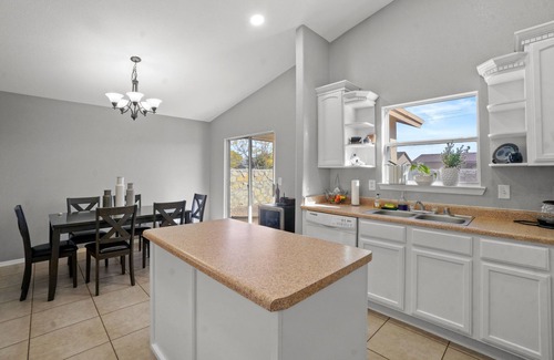 Biggs Field House | Airy, Open-Concept Home. Pet-Friendly!