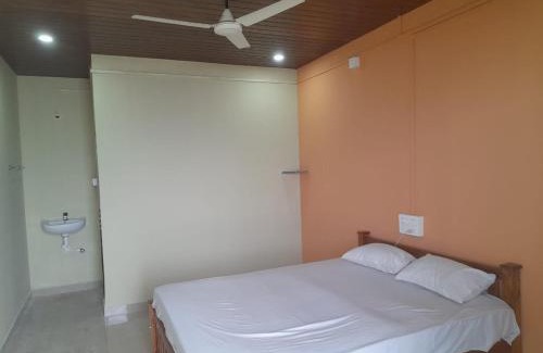 Hireguthi Hotel | Aisiri comforts beach stay and cafe