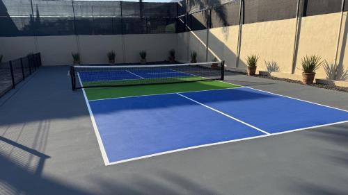 San Antonio Tlayacapan House | Ajijic Modern 1 Bedroom Home -Walk To Everything -Patio -Gym -Pickleball Court