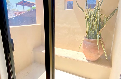 San Antonio Tlayacapan House | Ajijic Modern 1 King Bedroom Unit-walk To Everything -bikes-gym-pickleball Court