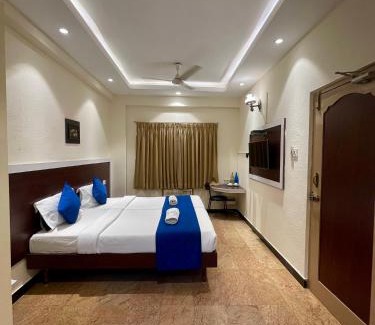 Kanchipuram Hotel | AKG Lodge
