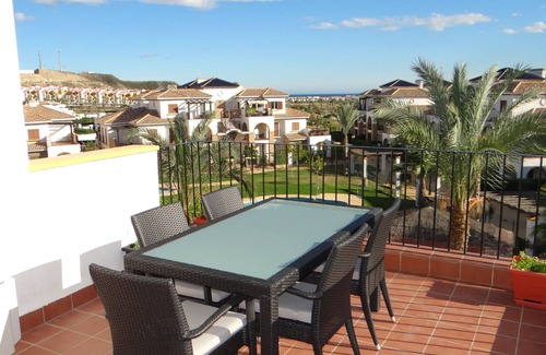 Vera Apartment | Al-Andalus Thalassa Penthouse overlooking the sea and the mountains. In front of the pool