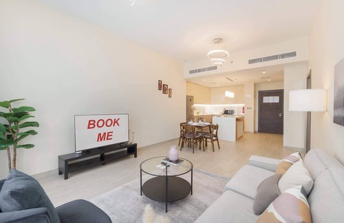 Al Barsha Apartment | Al Barsha Sleeps 2 with Swimming Pool!