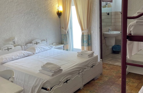 San Teodoro City Centre Hotel | AL FARO VINTAGE HOTEL -SPIAGGIA LA CINTA-SAN TEODORO