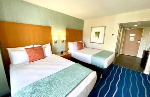 Ala Moana Hotel | Ala Moana Hotel 24th FL R0 Ocean View 2 Double Beds