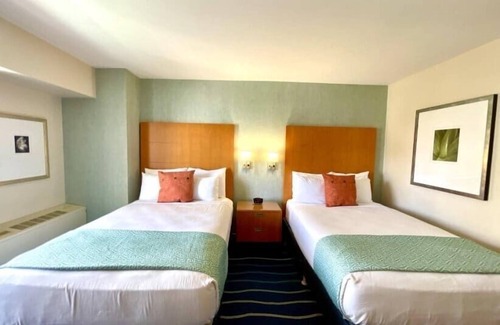 Ala Moana Hotel | Ala Moana Hotel 24th FL R0 Ocean View 2 Double Beds