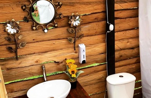Sesquile Other | Alaska Glamping Domos y cabañas