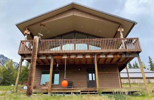 Cooper Landing Cabin | AlaskanTreasure-Amazing Mountain and Lake Views