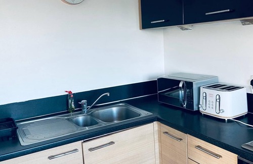 Grays Apartment | Alba, 2 Bed Flat, by Grays Station, Free parking