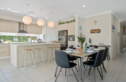Callala Beach House | Albatross — a high set to ensure a perfect view